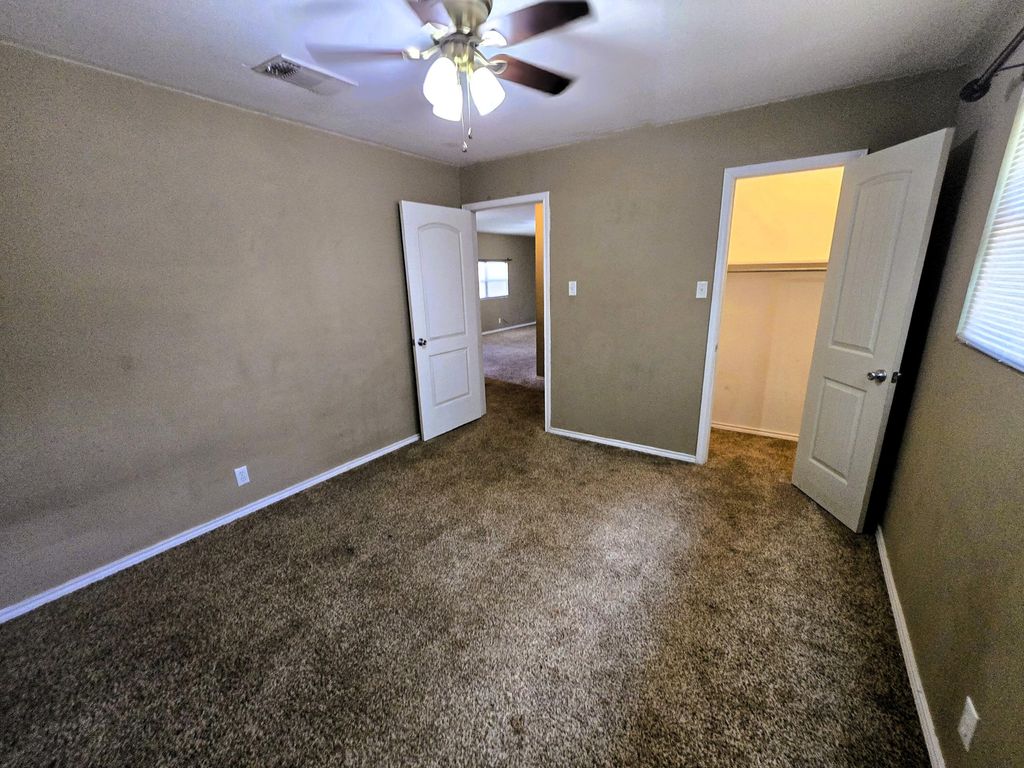 Image 7 of property listing at 11886 Coleman Street, Carlsbad, TX 76934