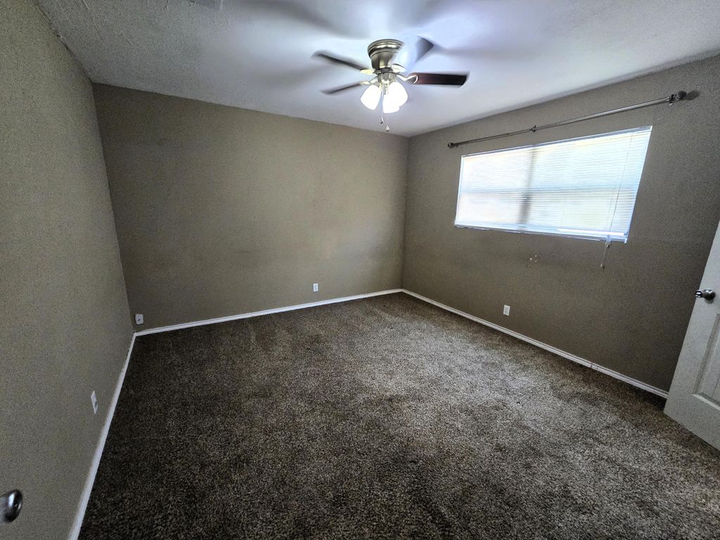 Image 8 of property listing at 11886 Coleman Street, Carlsbad, TX 76934