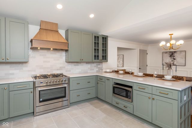 7060 N Park Avenue, Indianapolis, IN 46220