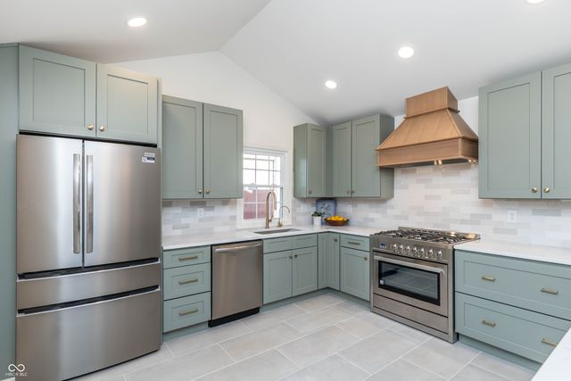 7060 N Park Avenue, Indianapolis, IN 46220