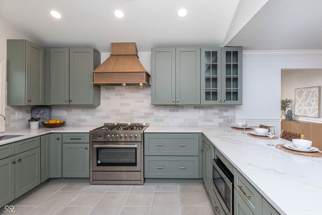 7060 N Park Avenue, Indianapolis, IN 46220