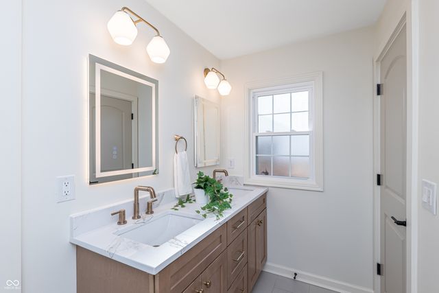 7060 N Park Avenue, Indianapolis, IN 46220