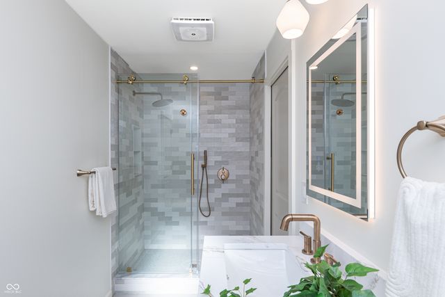 7060 N Park Avenue, Indianapolis, IN 46220