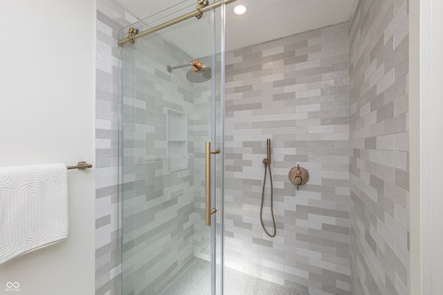 7060 N Park Avenue, Indianapolis, IN 46220