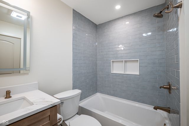 7060 N Park Avenue, Indianapolis, IN 46220