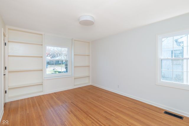 7060 N Park Avenue, Indianapolis, IN 46220