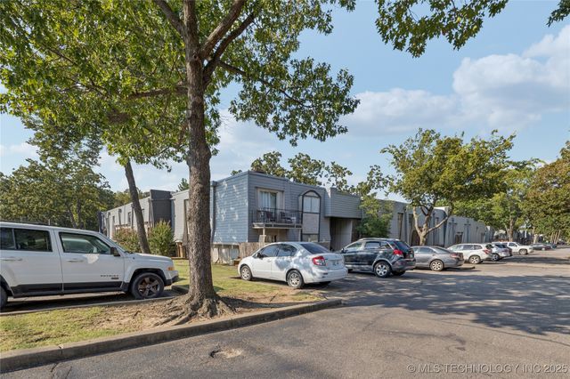 4894 E 68th Street 248, Tulsa, OK 74136