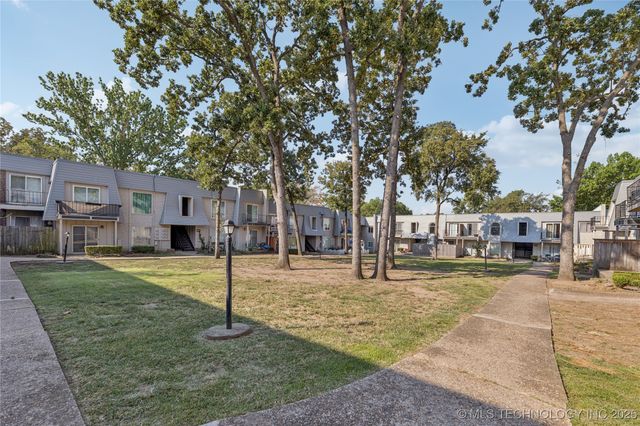 4894 E 68th Street 248, Tulsa, OK 74136