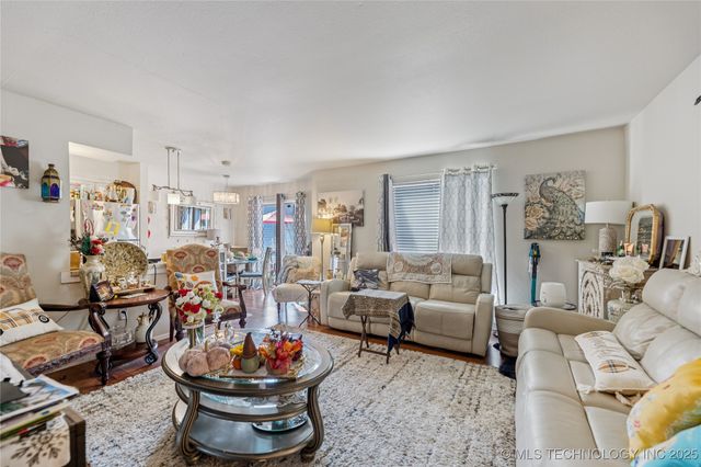 4894 E 68th Street 248, Tulsa, OK 74136