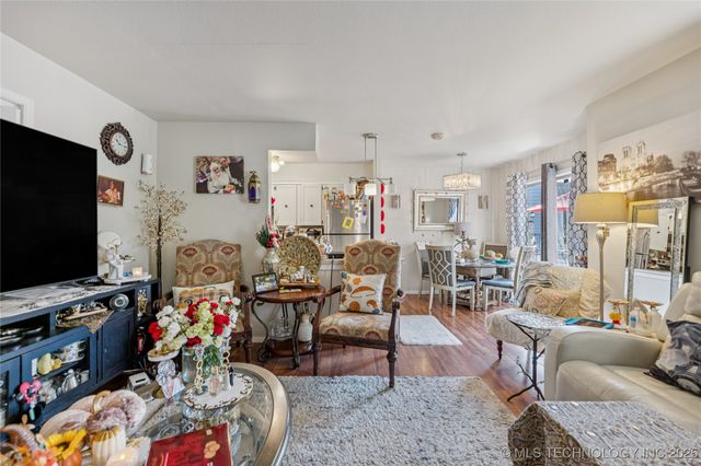 4894 E 68th Street 248, Tulsa, OK 74136