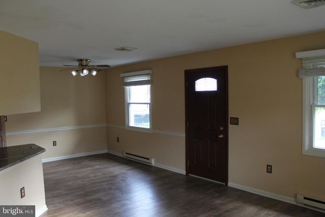 2021 BRENTWOOD DR, Middletown, PA 17057