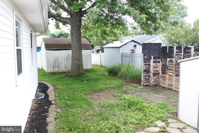 2021 BRENTWOOD DR, Middletown, PA 17057