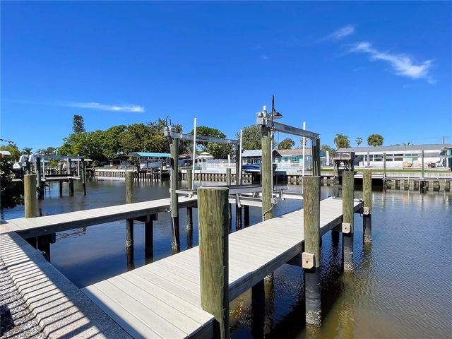 5730 IMPERIAL KEY, Tampa, FL 33615