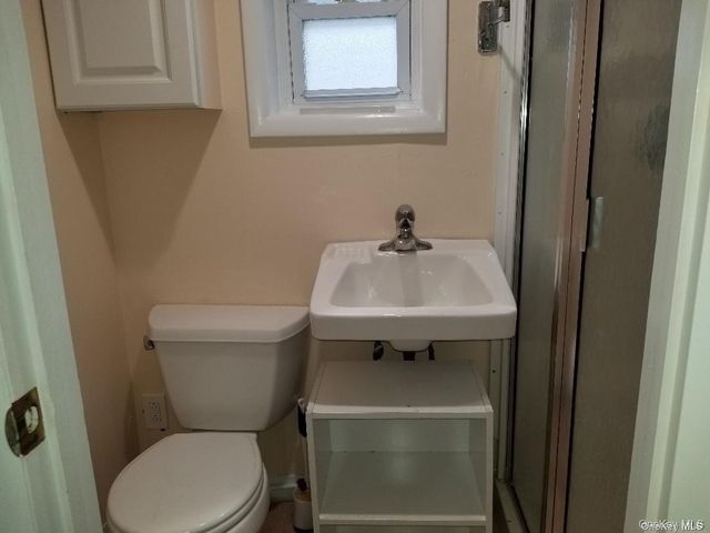 608 E Penn Street Walk-in, Long Beach, NY 11561