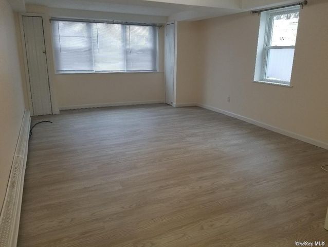 608 E Penn Street Walk-in, Long Beach, NY 11561