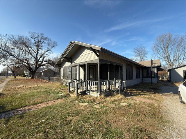 508 Allen Avenue, Bonham, TX 75418
