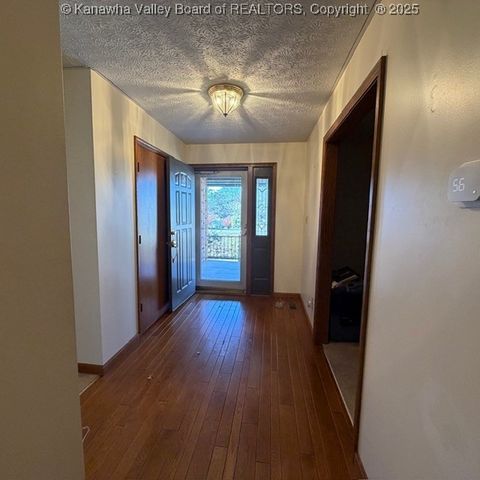 129 Green Acres Drive, Hurricane, WV 25526