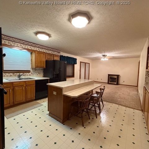 129 Green Acres Drive, Hurricane, WV 25526