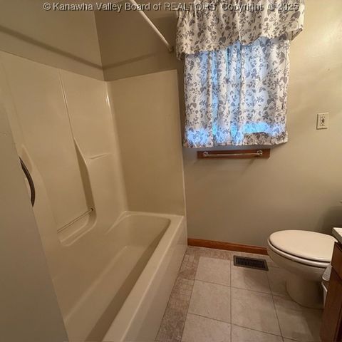 129 Green Acres Drive, Hurricane, WV 25526