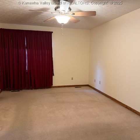 129 Green Acres Drive, Hurricane, WV 25526