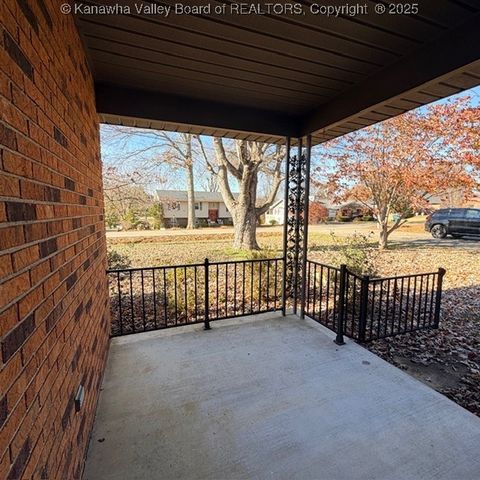 129 Green Acres Drive, Hurricane, WV 25526