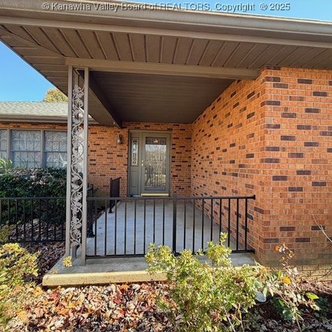 129 Green Acres Drive, Hurricane, WV 25526