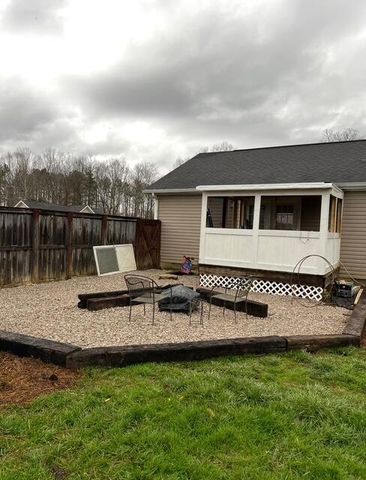 99 Wisteria Lane, Morehead, KY 40351