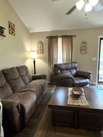 99 Wisteria Lane, Morehead, KY 40351