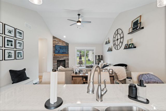 4157 Caitlin Court, Lambertville, MI 48144