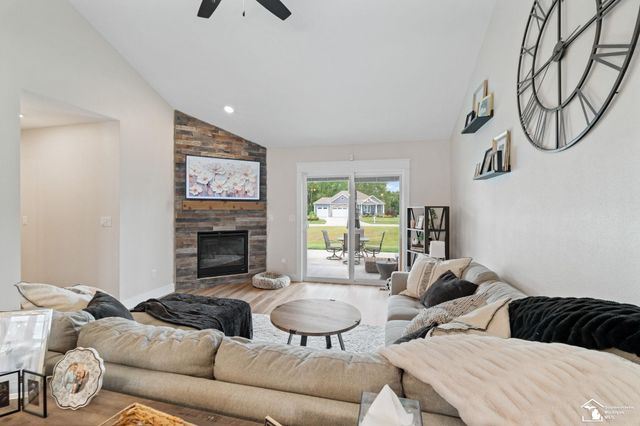 4157 Caitlin Court, Lambertville, MI 48144