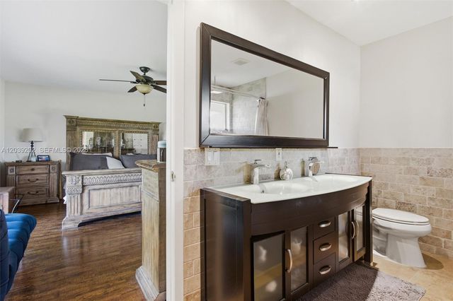 19015 E Saint Andrews Drive, Hialeah, FL 33015