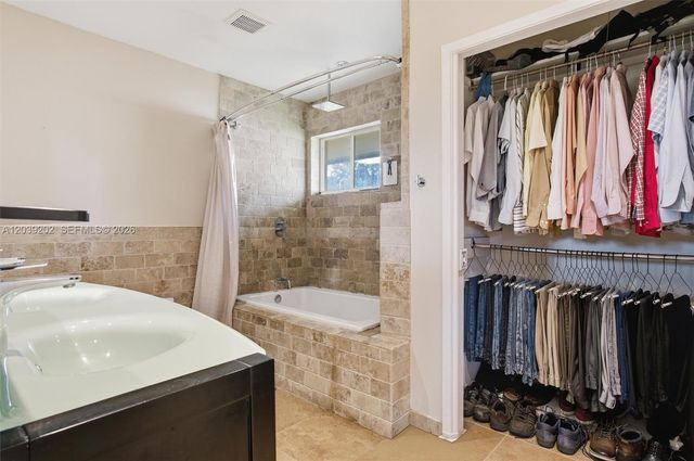19015 E Saint Andrews Drive, Hialeah, FL 33015