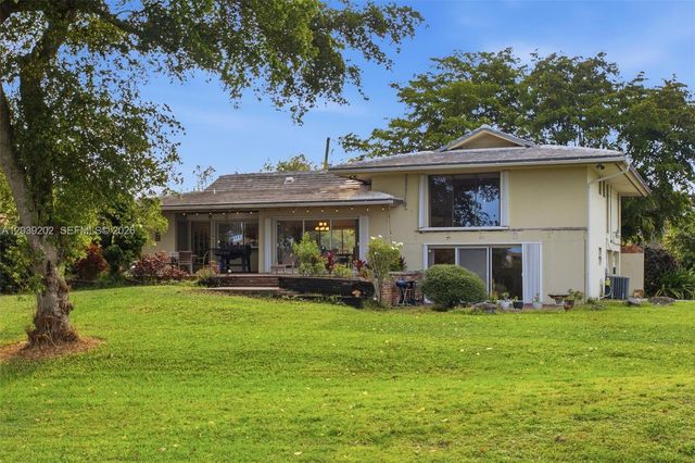 19015 E Saint Andrews Drive, Hialeah, FL 33015