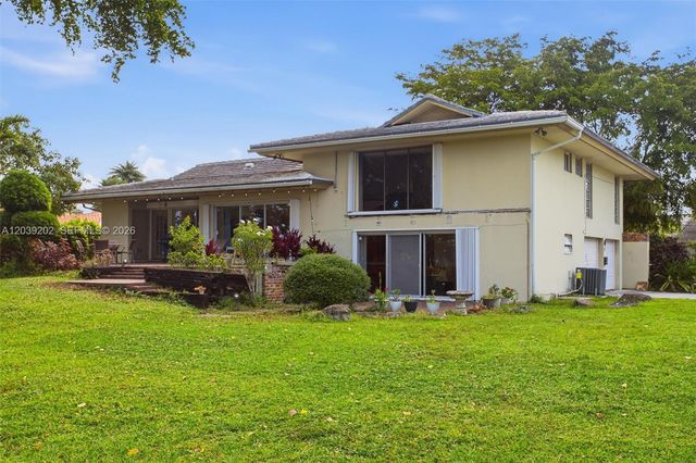 19015 E Saint Andrews Drive, Hialeah, FL 33015