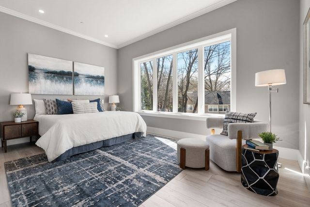 24 Wilson Cir 24, Newton, MA 02461