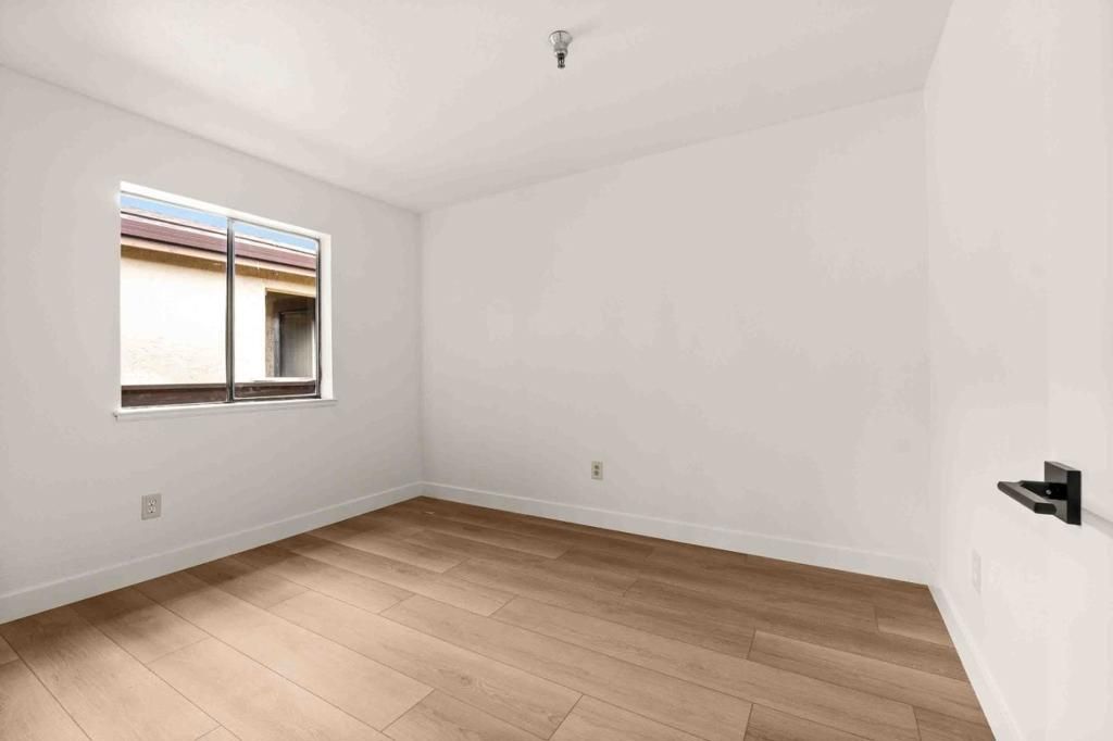 Image 12 of property listing at 711 S Bayshore Boulevard 22, San Mateo, CA 94401