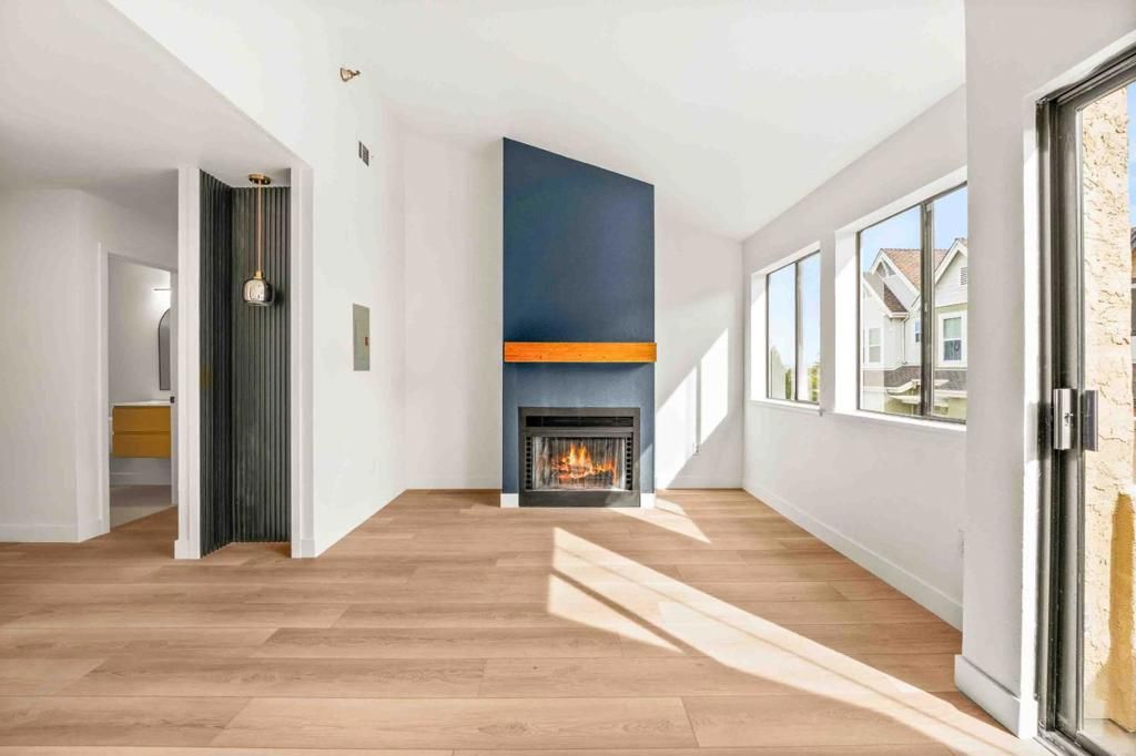 Image 9 of property listing at 711 S Bayshore Boulevard 22, San Mateo, CA 94401