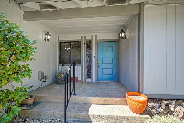 3365 Oakcreek Dr, Rocklin, CA 95677