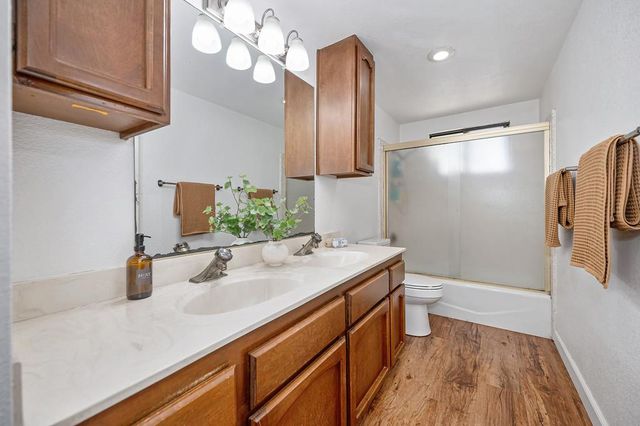 3365 Oakcreek Dr, Rocklin, CA 95677
