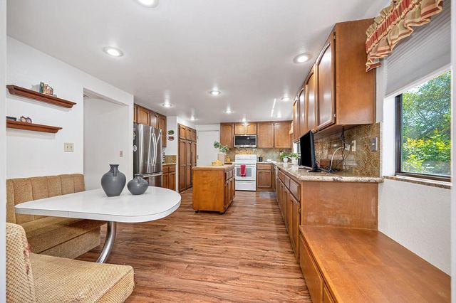 3365 Oakcreek Dr, Rocklin, CA 95677