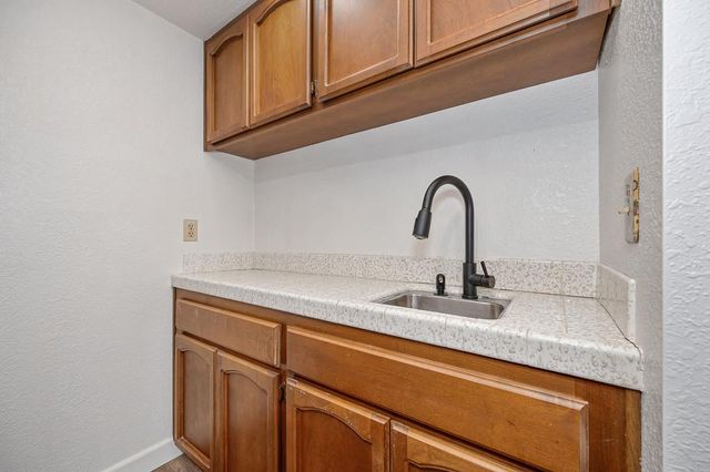 3365 Oakcreek Dr, Rocklin, CA 95677