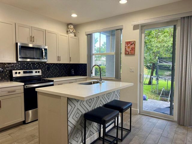 4906 NW 48th Terrace, Tamarac, FL 33319