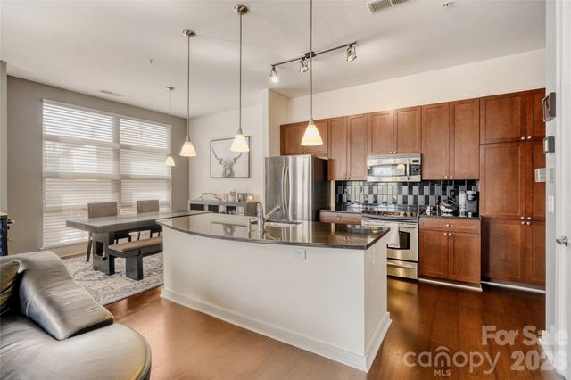 525 E 6th Street, Charlotte, NC 28202