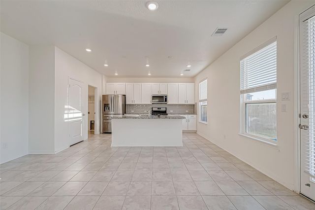 7106 Escondido Drive, Rosharon, TX 77583