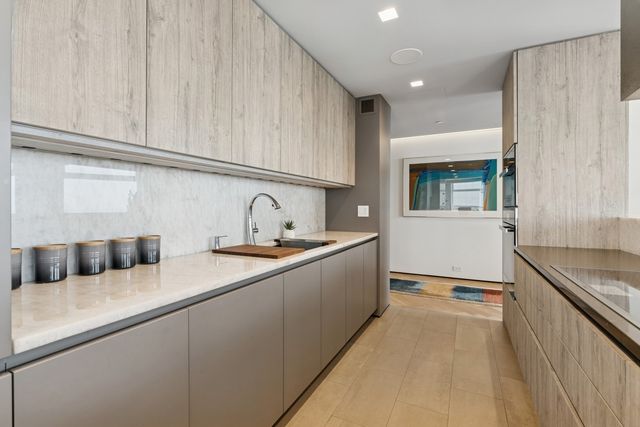 680 N Lake Shore Drive 1306, Chicago, IL 60611
