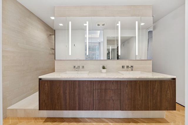 680 N Lake Shore Drive 1306, Chicago, IL 60611