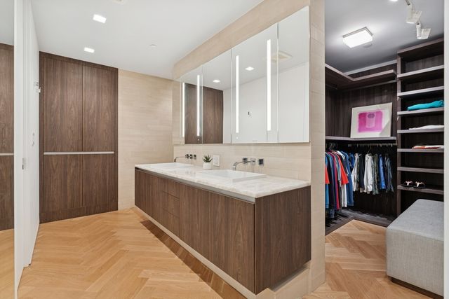 680 N Lake Shore Drive 1306, Chicago, IL 60611