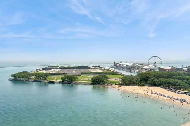680 N Lake Shore Drive 1306, Chicago, IL 60611