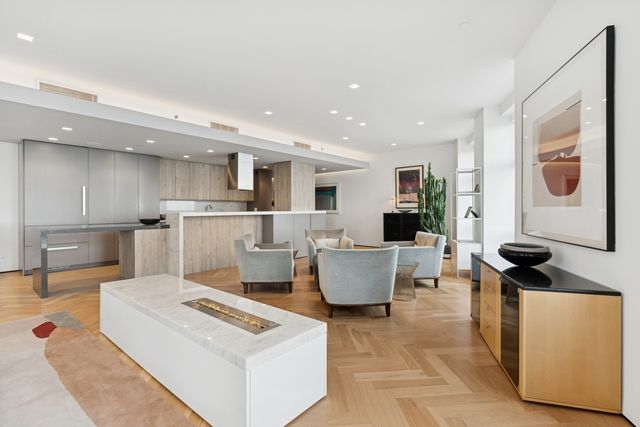 680 N Lake Shore Drive 1306, Chicago, IL 60611
