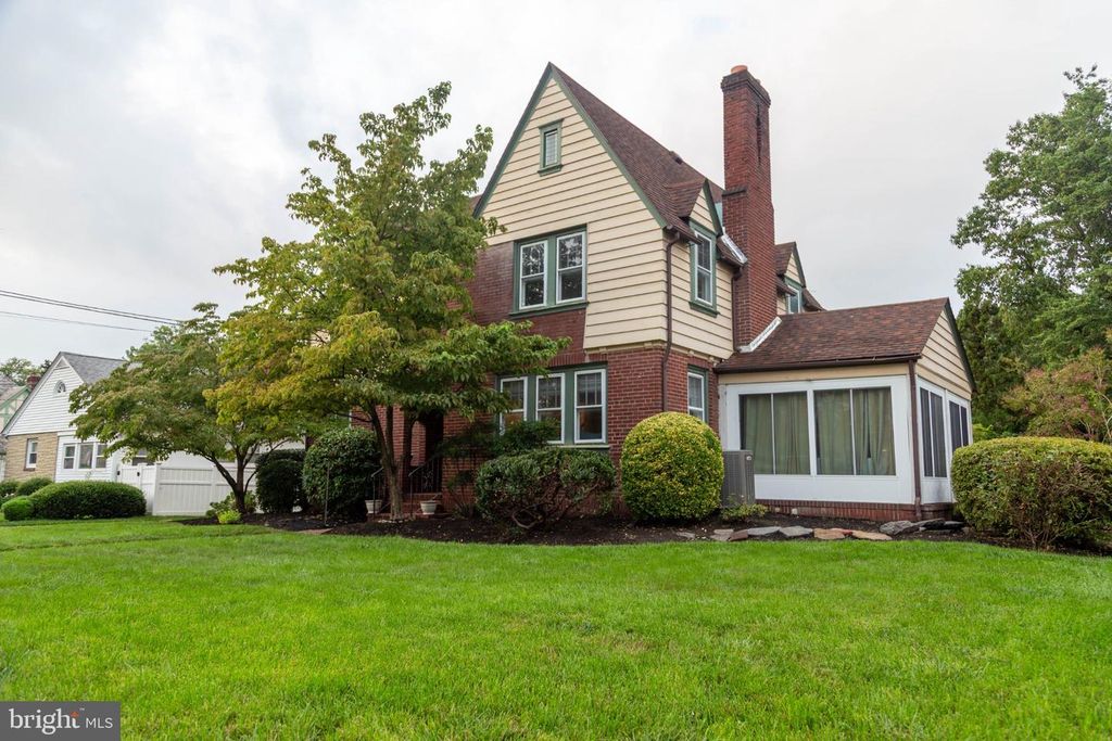 250 DELAWARE ST, WOODBURY, NJ 08096 — photo 2